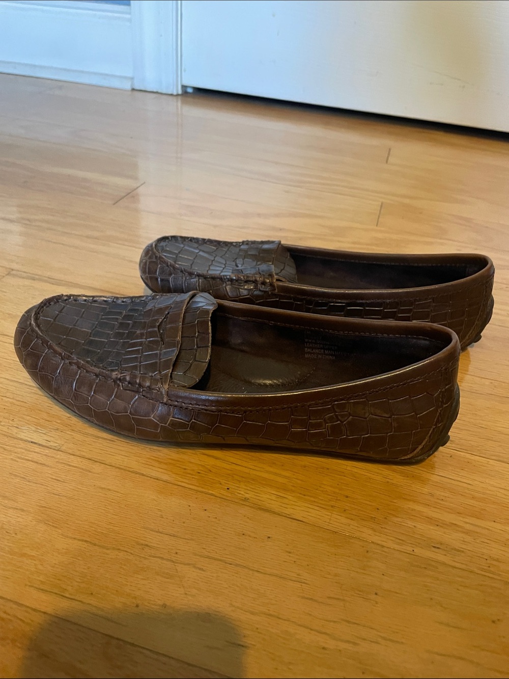 Born women’s brown Croc-Embossed Leather driving Loafers size 7